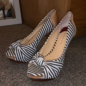 Gianni Bini Blue-Striped High Heels (SIZE 8)